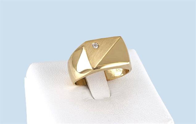 ANELLO UOMO SATINATO CON ZIRCONE DORATO APERTO ARGENTO 925